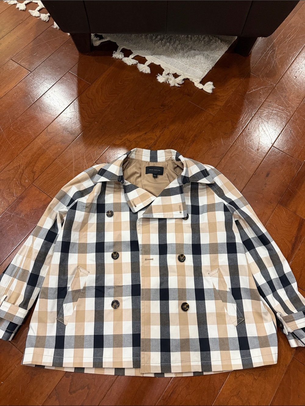 Ann Taylor Short Plaid Trench Coat in Beige, Black & White